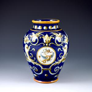Vaso con decoro a grottesche